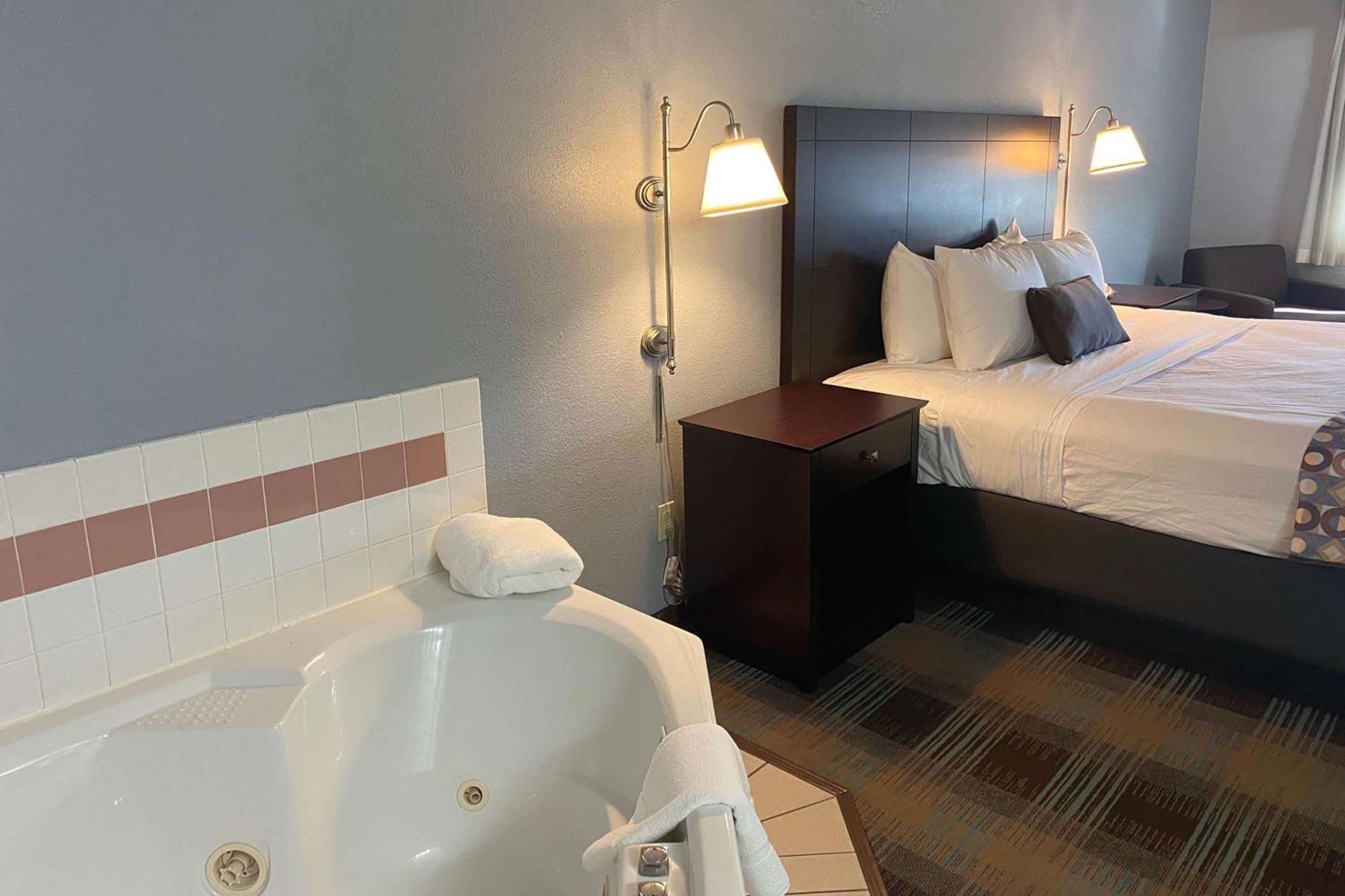 Baymont By Wyndham Danville Il מראה חיצוני תמונה
